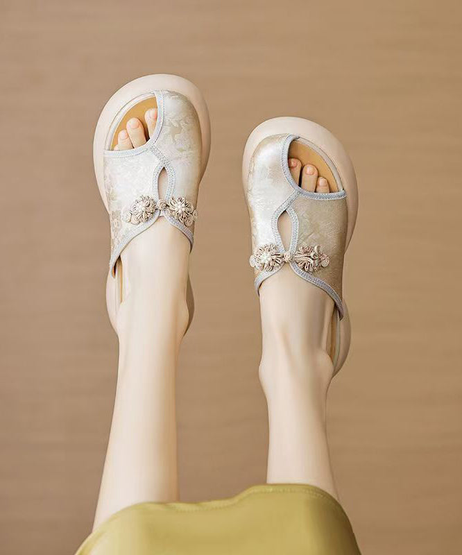 Finely Styled Sandals with a Classic Vintage Look