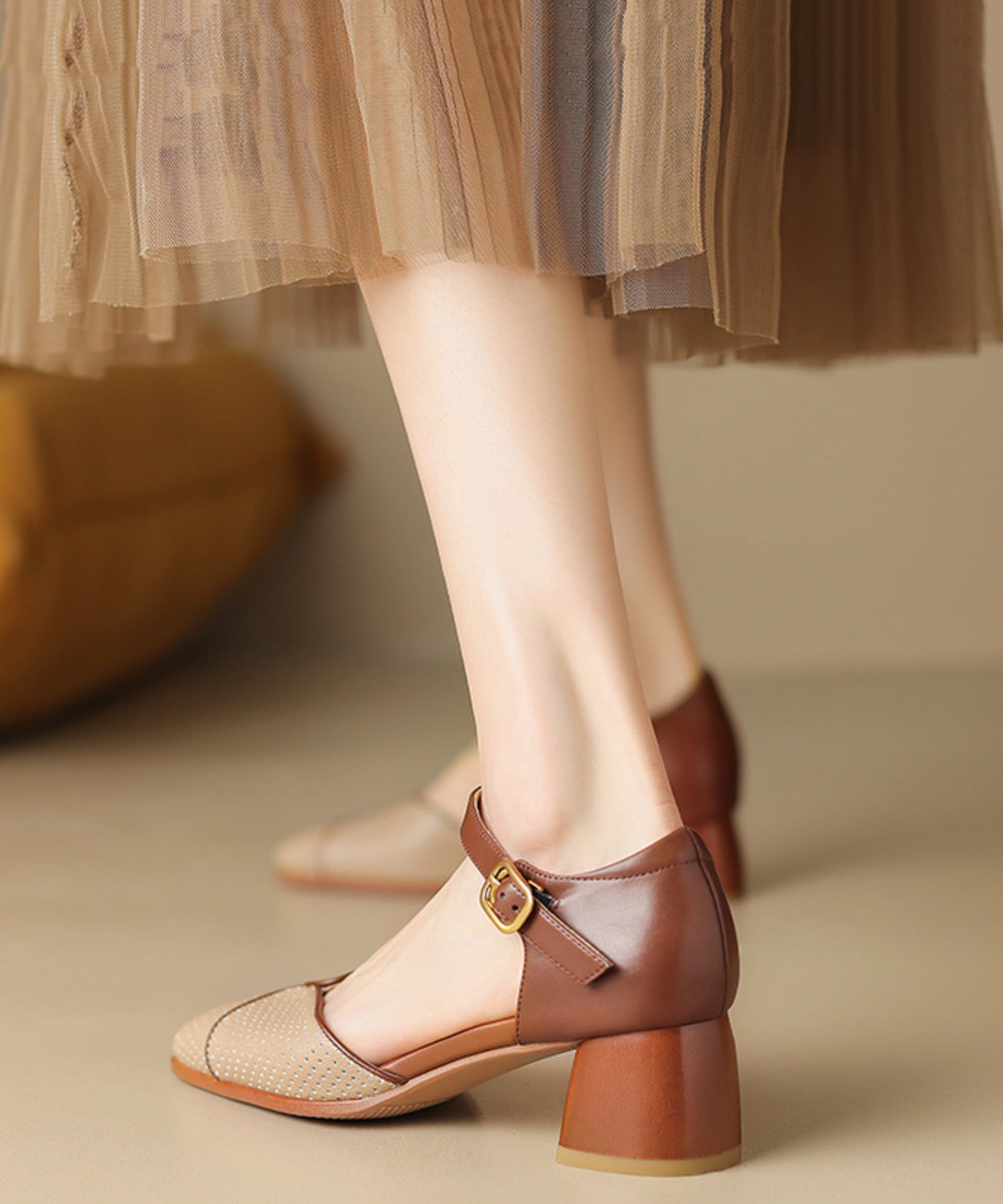 Apricot Boutique Cowhide Leather Sandals Splicing Buckle Strap Oi004