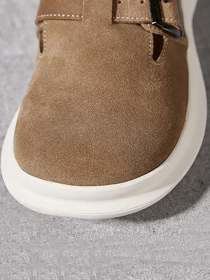 Casually Elegant Slippers with a Refined Edge