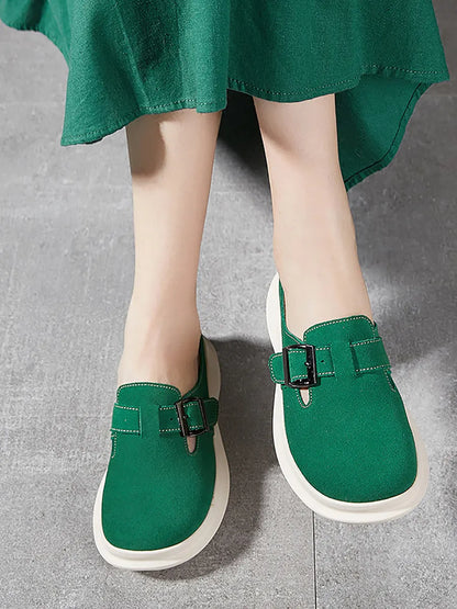 Casually Elegant Slippers with a Refined Edge