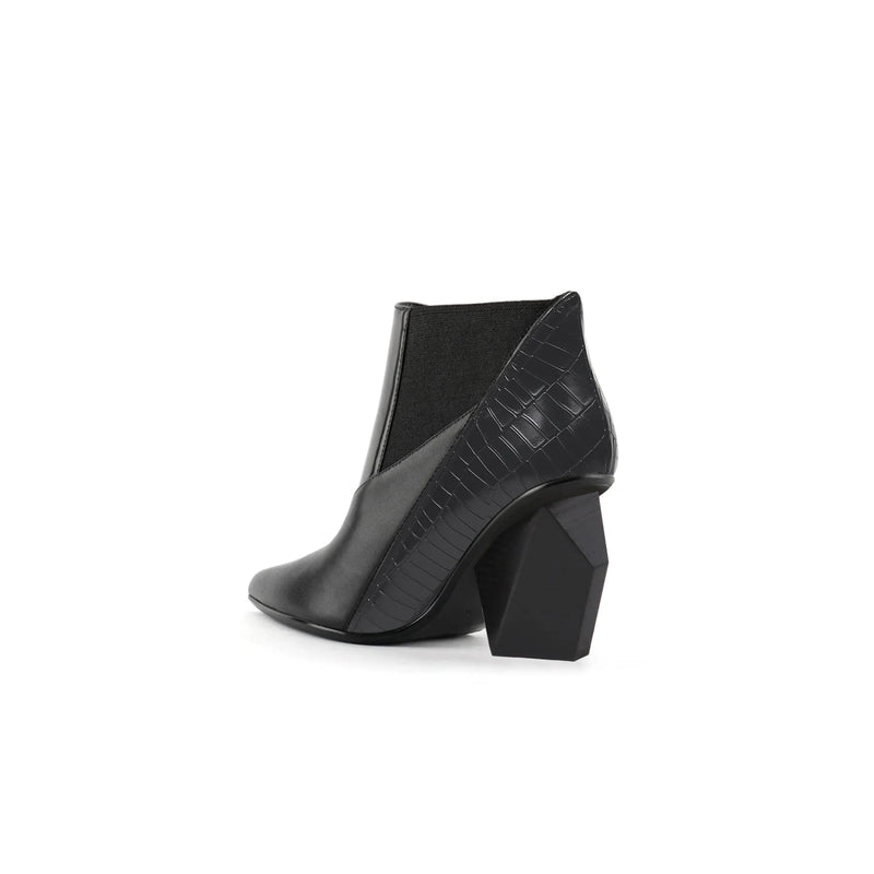Beautifully Crafted Garment in a Classic Style