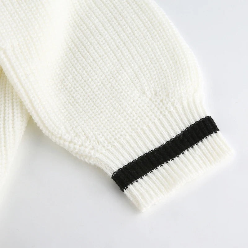JO | MW - Elegant V-neck sweater
