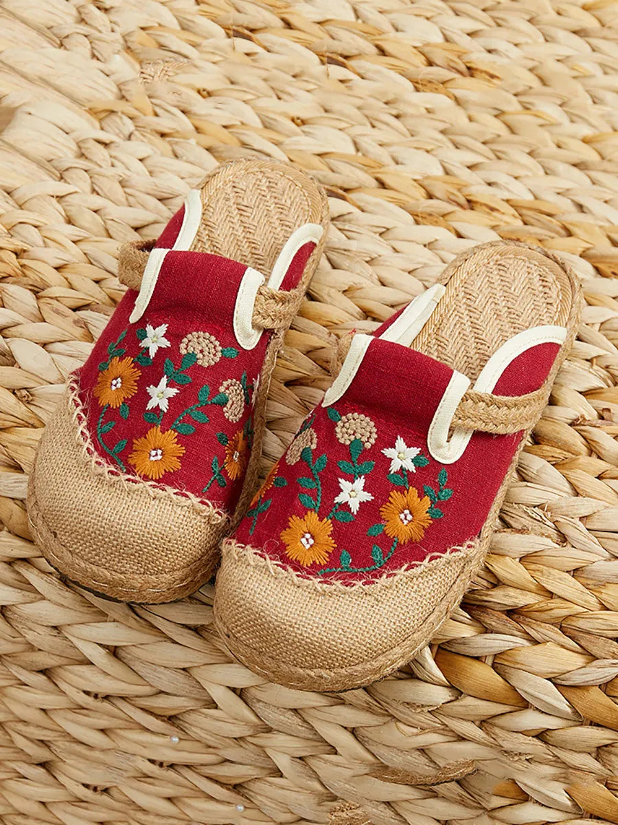 Effortlessly Elegant Slippers with a Timeless Design