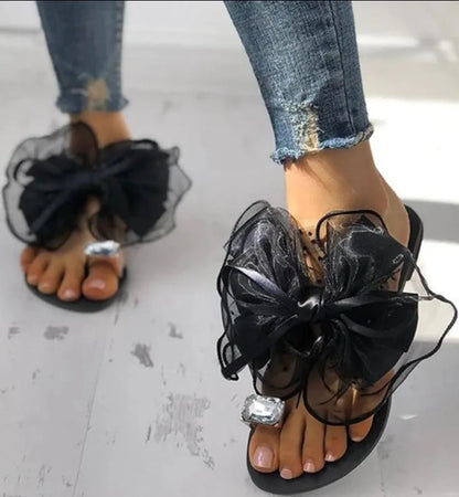 Finely Styled Slippers with a Classic Vintage Look
