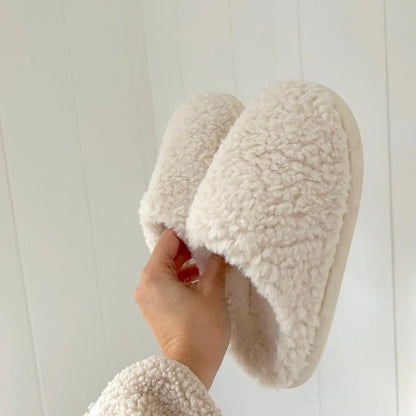 Finely Styled Slippers with a Classic Vintage Look