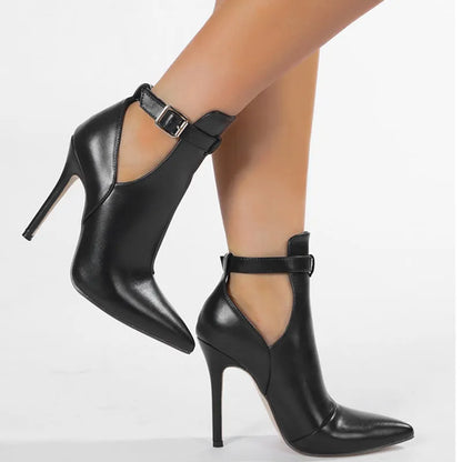 Effortlessly Elegant Shoes with a Timeless Design