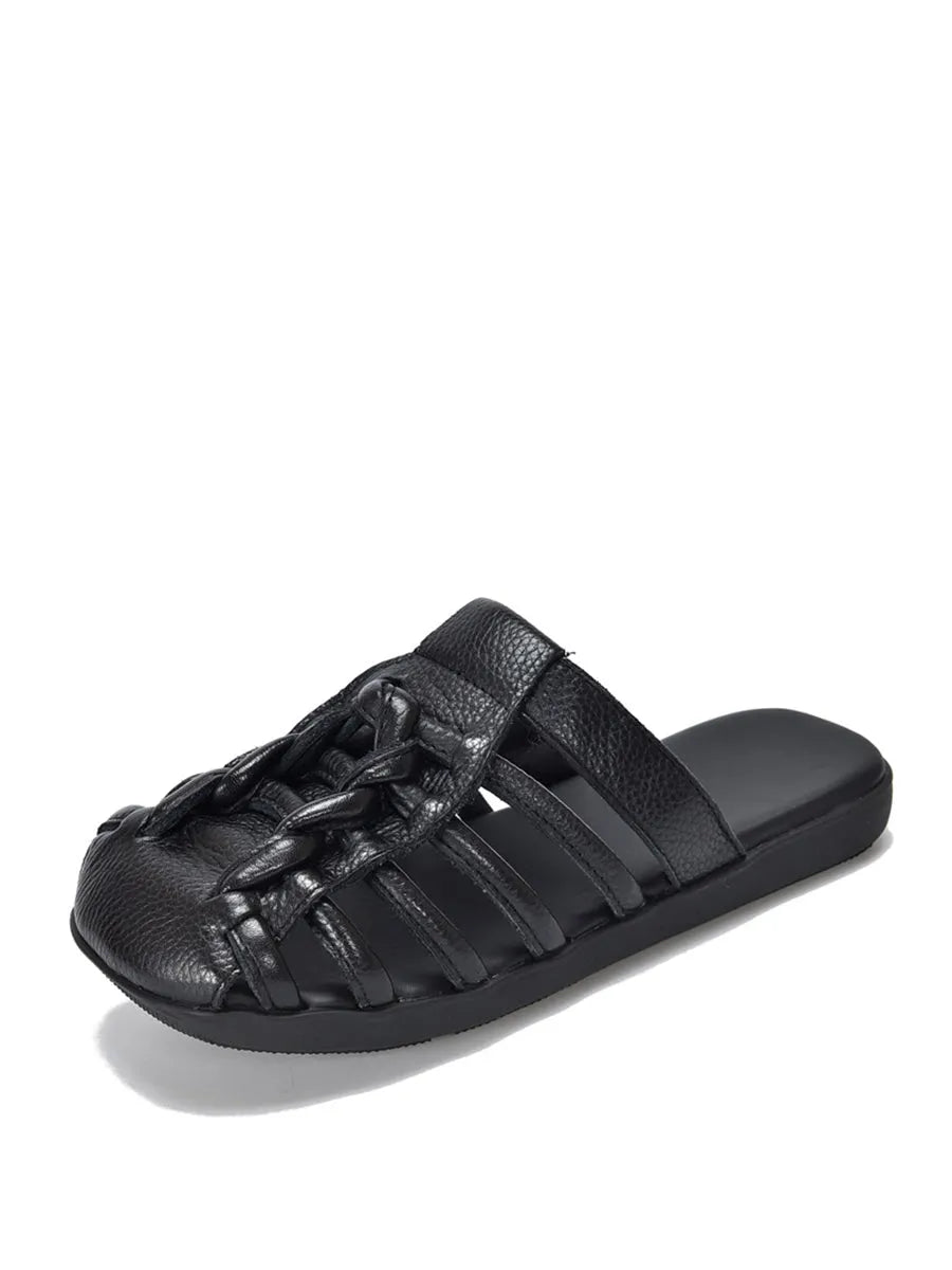 Effortlessly Elegant Slippers with a Timeless Design