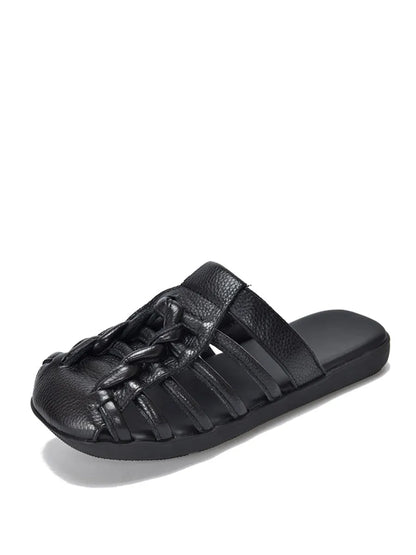 Effortlessly Elegant Slippers with a Timeless Design