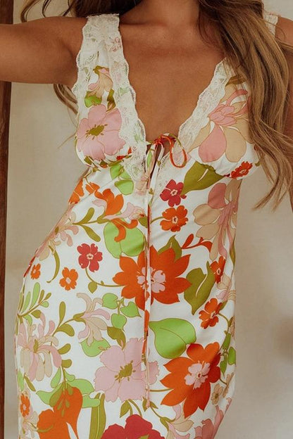 Jill Printed V-neck Lace Maxi Dress