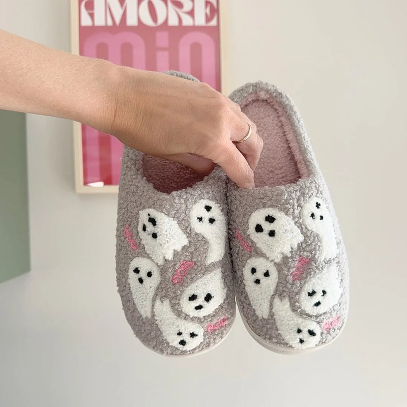 Finely Styled Slippers with a Classic Vintage Look