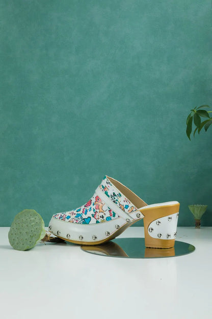Finely Styled Garment with a Classic Vintage Look