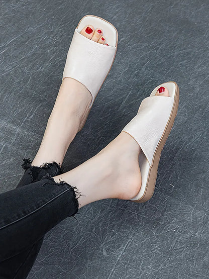 Casually Elegant Slippers with a Refined Edge