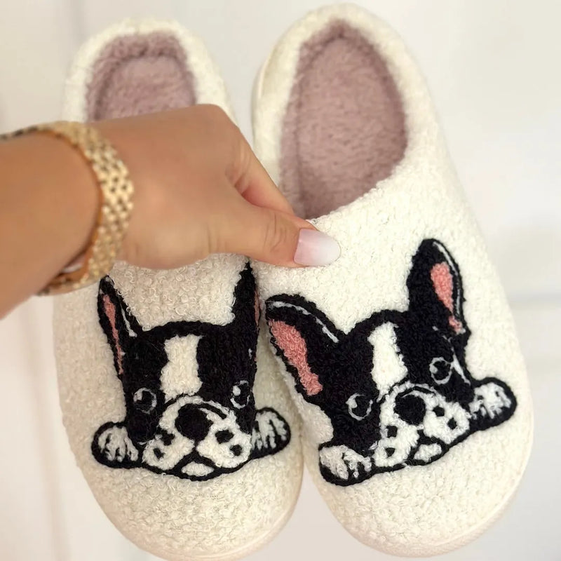 Effortlessly Elegant Slippers with a Timeless Design
