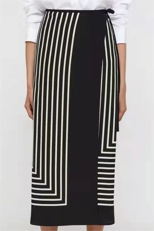 Geometric Patterns Warp Midi Skirt