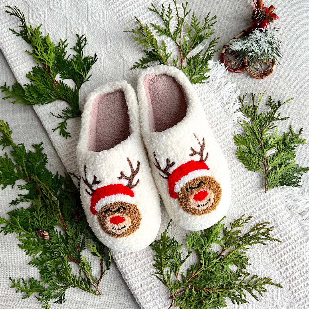 Subtly Elegant Slippers with a Refined Vintage Look