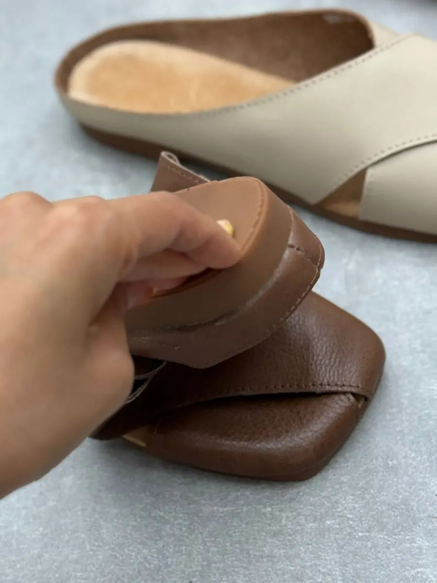 Finely Styled Slippers with a Classic Vintage Look