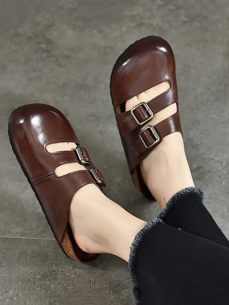 Effortlessly Elegant Slippers with a Timeless Design