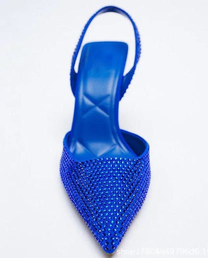 Effortlessly Elegant Heels with a Timeless Design