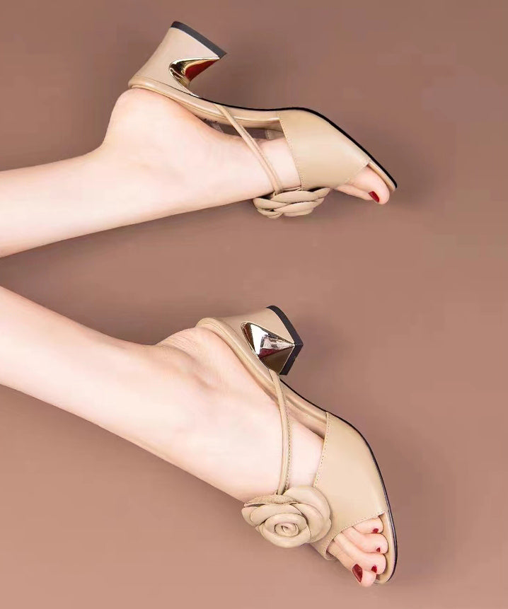 Effortlessly Elegant Sandals with a Timeless Design