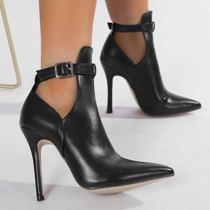 Effortlessly Elegant Shoes with a Timeless Design