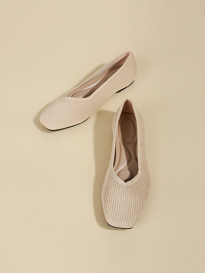 Pointed-toe Color V-cut Flats