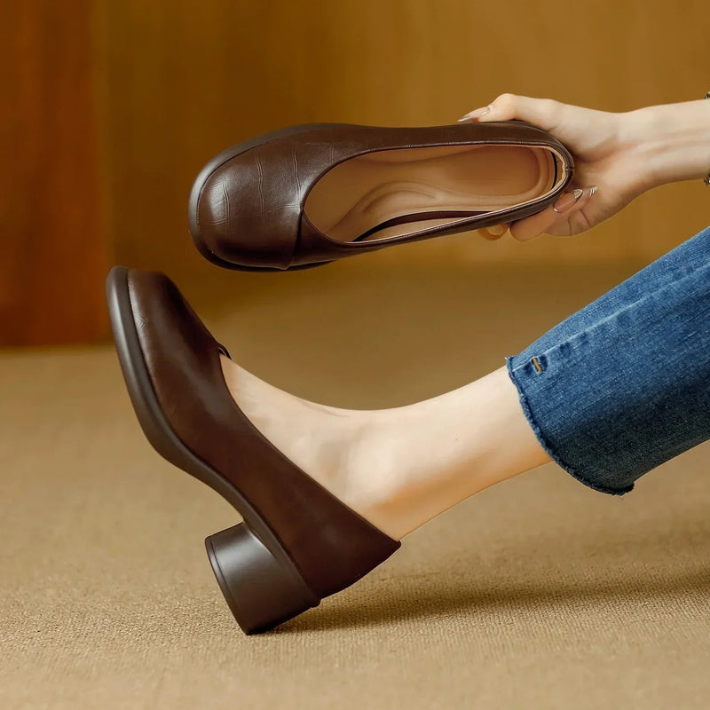 Classic Vintage Heels with a Flattering Fit