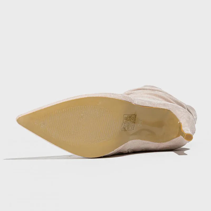 Subtly Elegant Shoes with a Refined Vintage Look