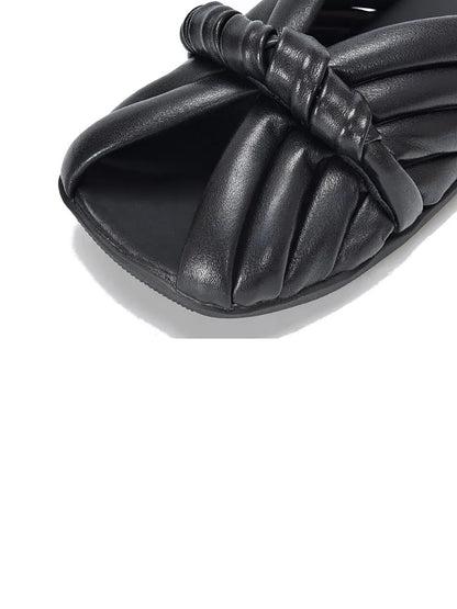 Effortlessly Elegant Slippers with a Timeless Design