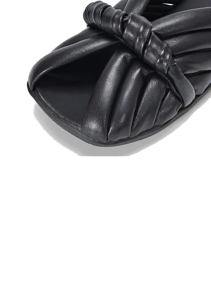 Effortlessly Elegant Slippers with a Timeless Design