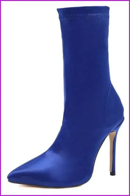 Subtly Elegant Boots with a Refined Vintage Look