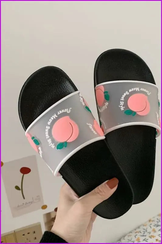 Effortlessly Elegant Slippers with a Timeless Design