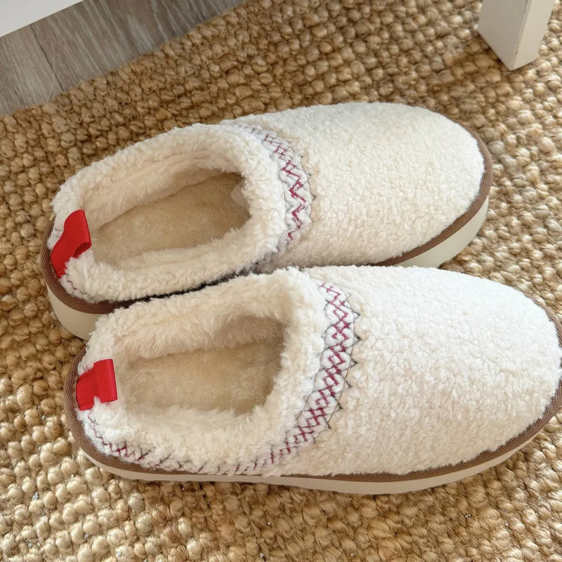 Casually Elegant Slippers with a Refined Edge
