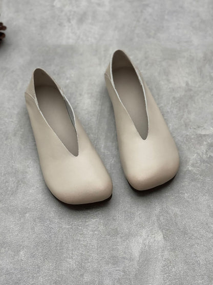 Subtly Elegant Shoes with a Refined Vintage Look