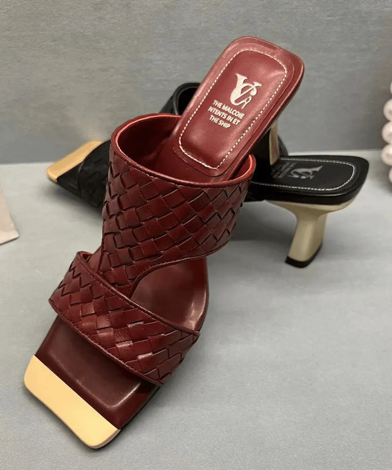 Casually Elegant Sandals with a Refined Edge