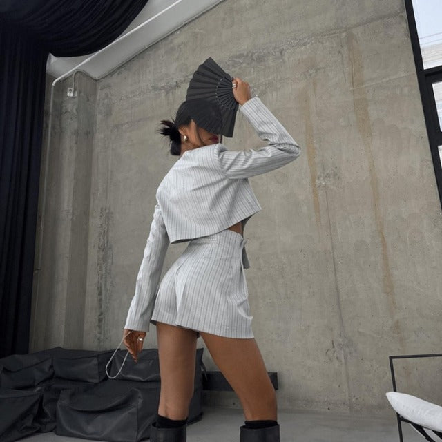 Taruxy Designer ’s Striped Set Oversized Blazer Two Pieces Set for Pullover Long Sleeve Shirt Tops and Shorts