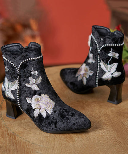Beautifully Finished Boots in a Timeless Design