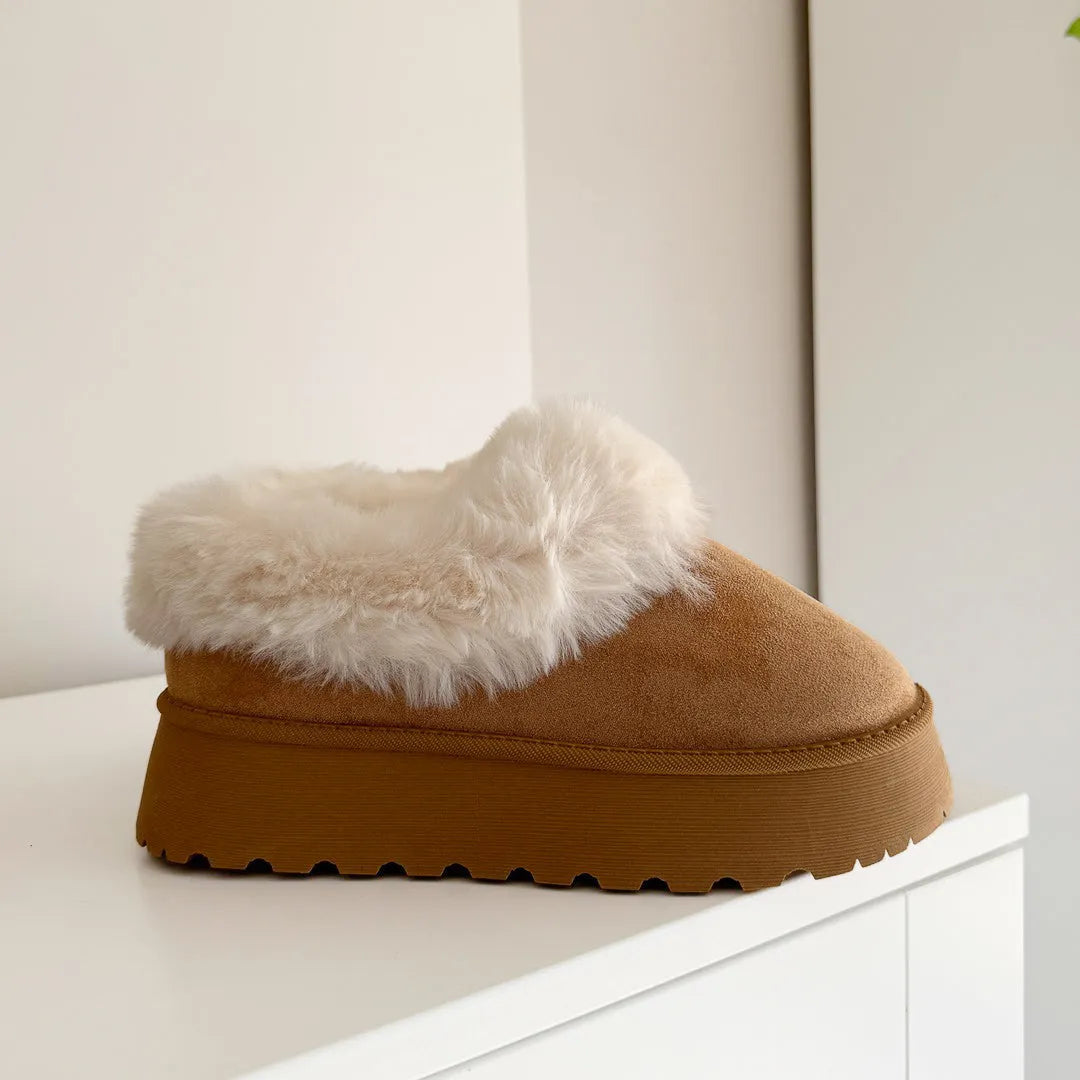 Finely Styled Slippers with a Classic Vintage Look