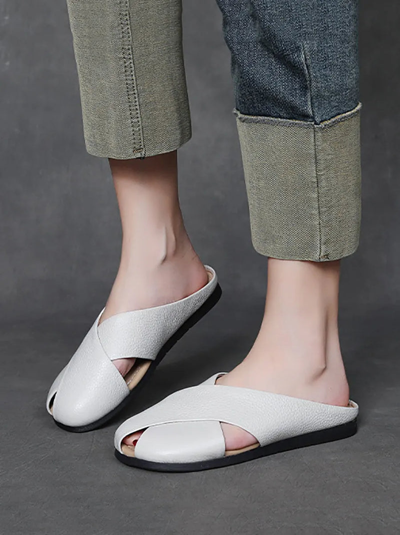 Elegantly Styled Slippers for Everyday Wear