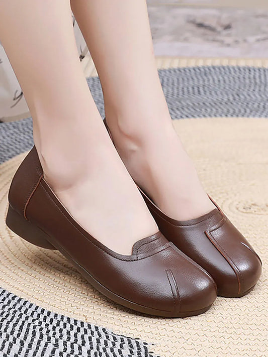 Classic Vintage Shoes with a Flattering Fit