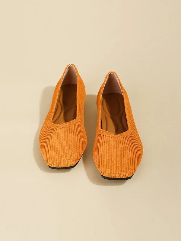 Pointed-toe Color V-cut Flats