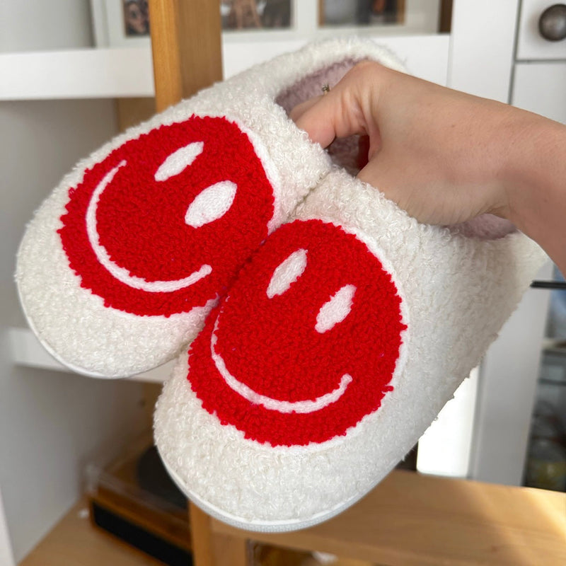 Effortlessly Elegant Slippers with a Timeless Design