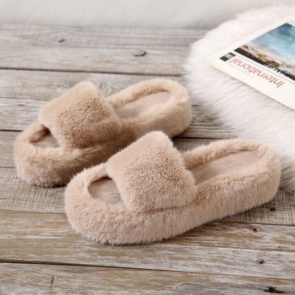Casually Elegant Slippers with a Refined Edge