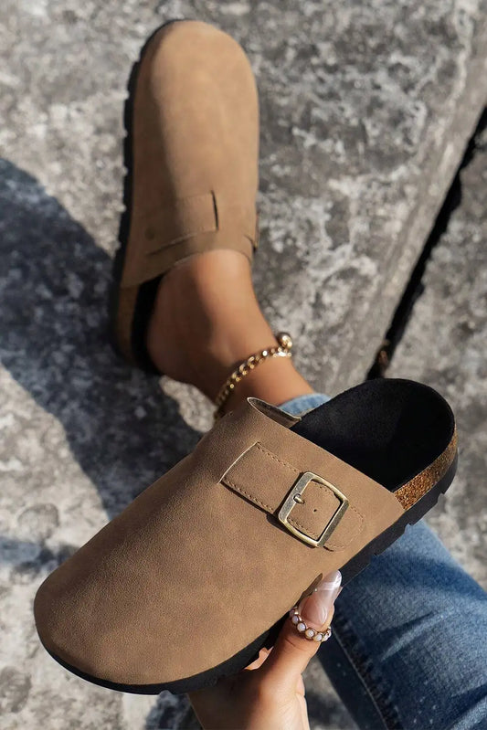 Casually Elegant Slippers with a Refined Edge