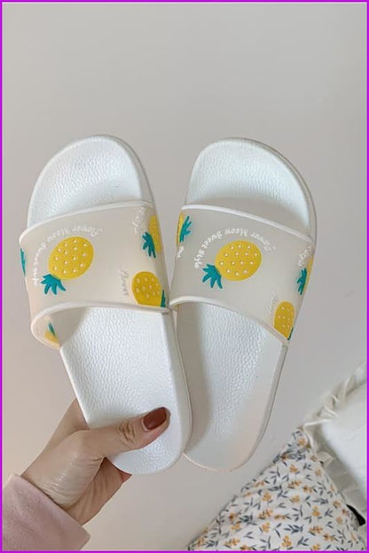 Effortlessly Elegant Slippers with a Timeless Design