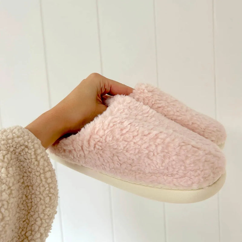 Finely Styled Slippers with a Classic Vintage Look