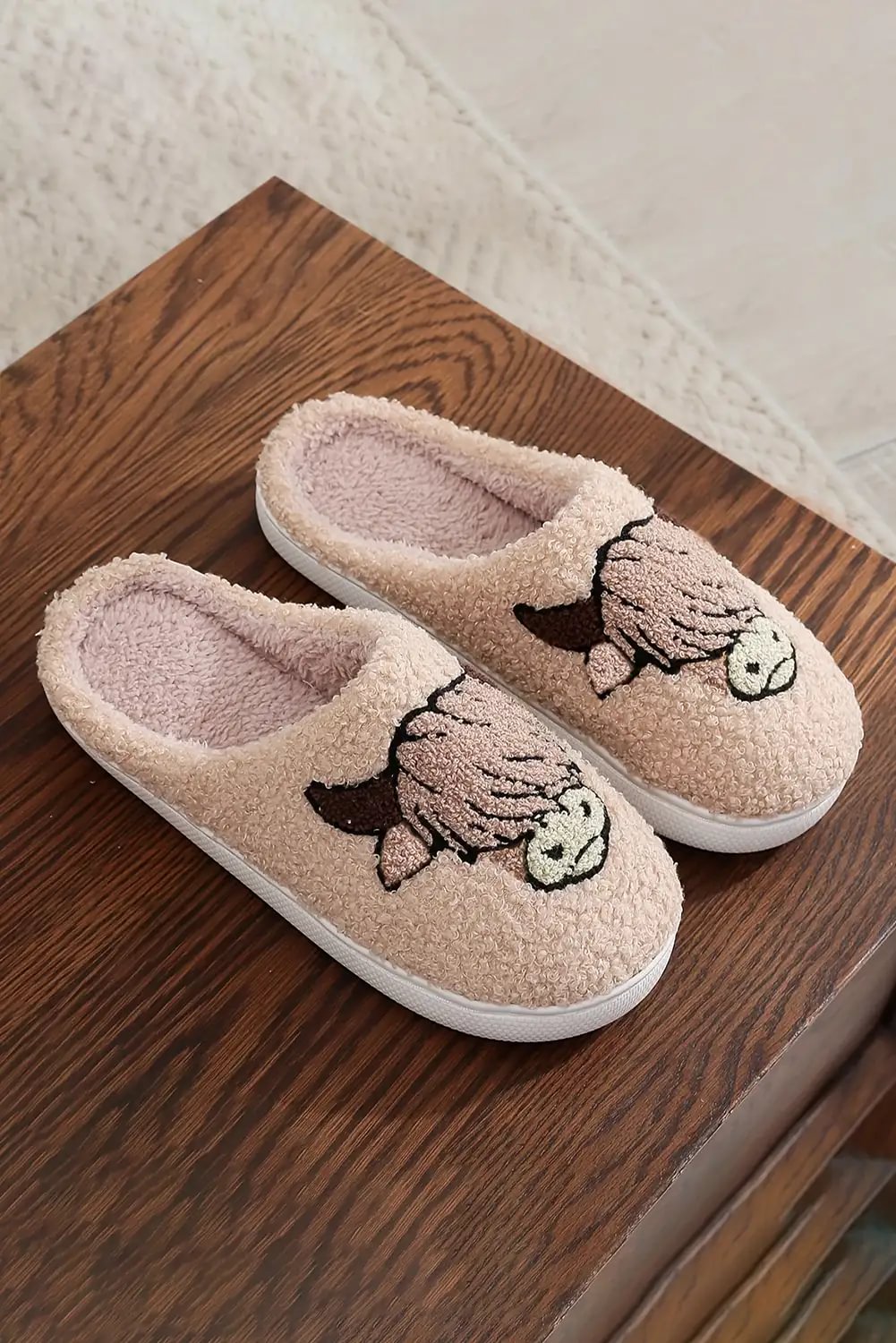 Classic Designed Slippers in a Timeless Cut