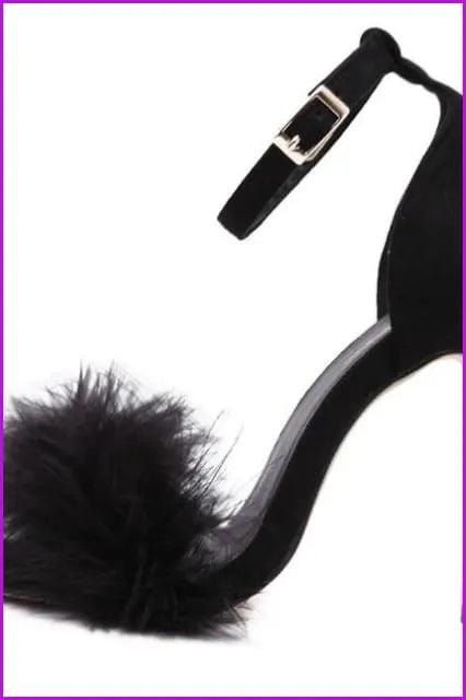 Effortlessly Elegant Heels with a Timeless Design