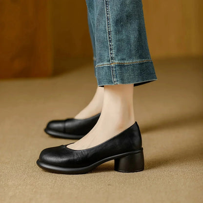Classic Vintage Heels with a Flattering Fit