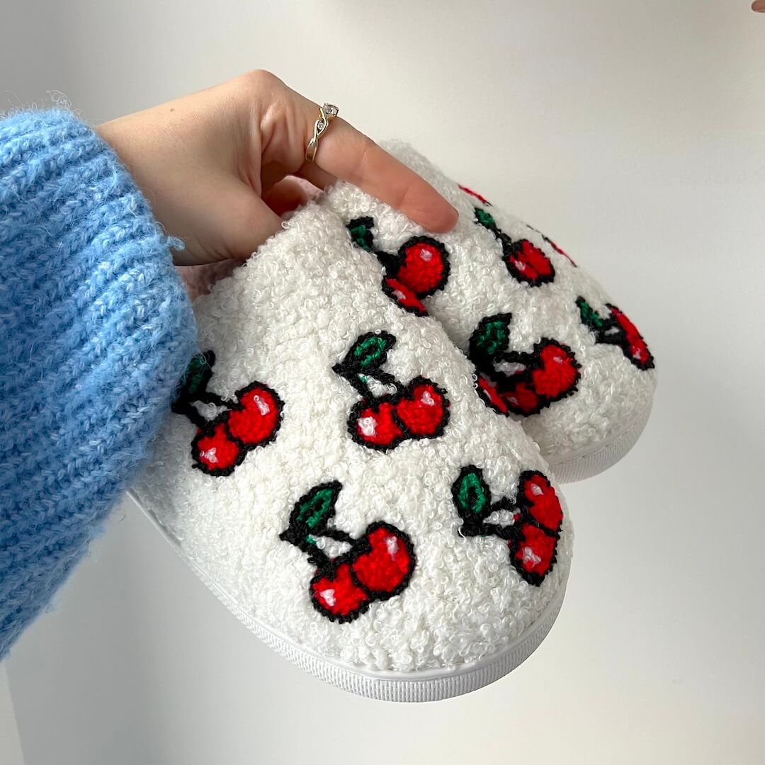 Finely Styled Slippers with a Classic Vintage Look
