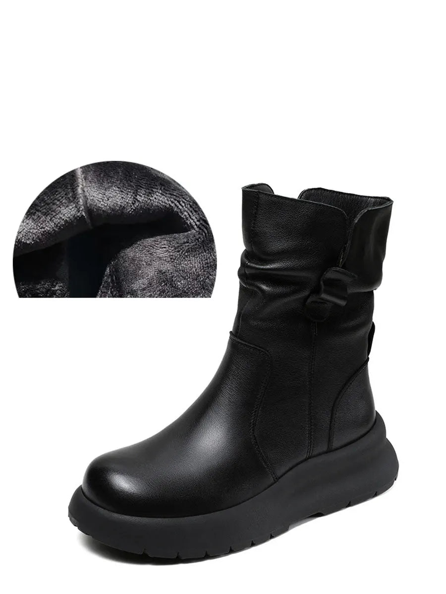 Effortlessly Elegant Boots with a Timeless Design